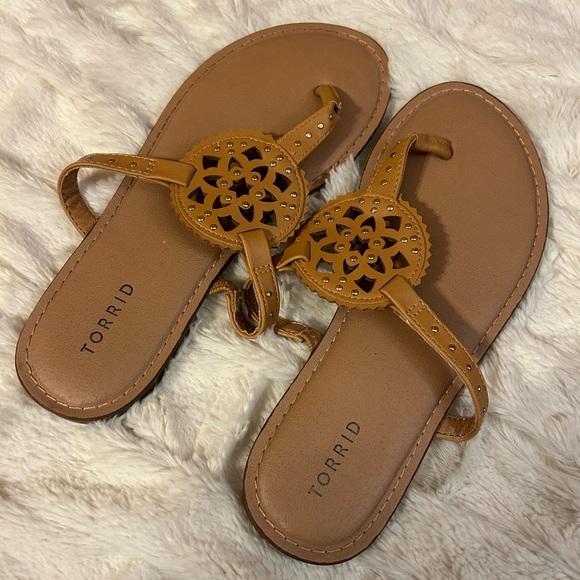 Torrid Medallion T-Strap Sandal - Picture 4 of 6